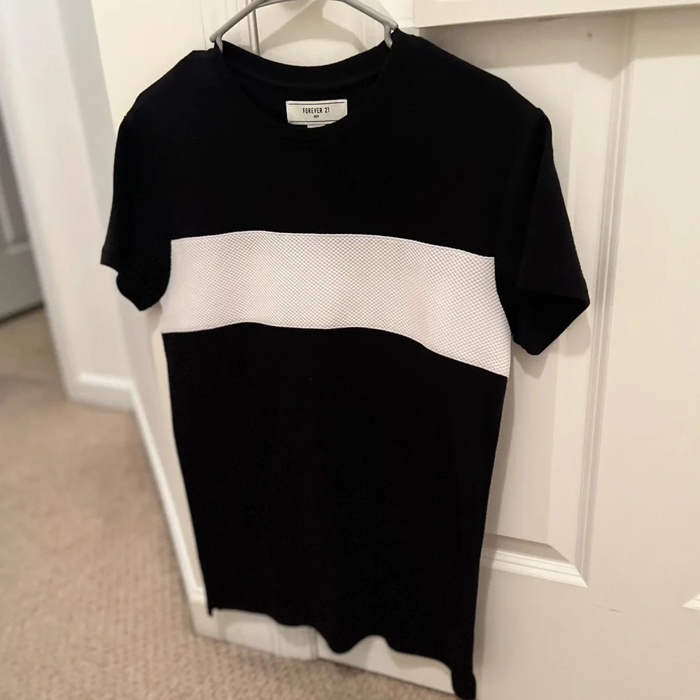 3/$19 Forever 21 color block wide stripe textured short sleeve shirt